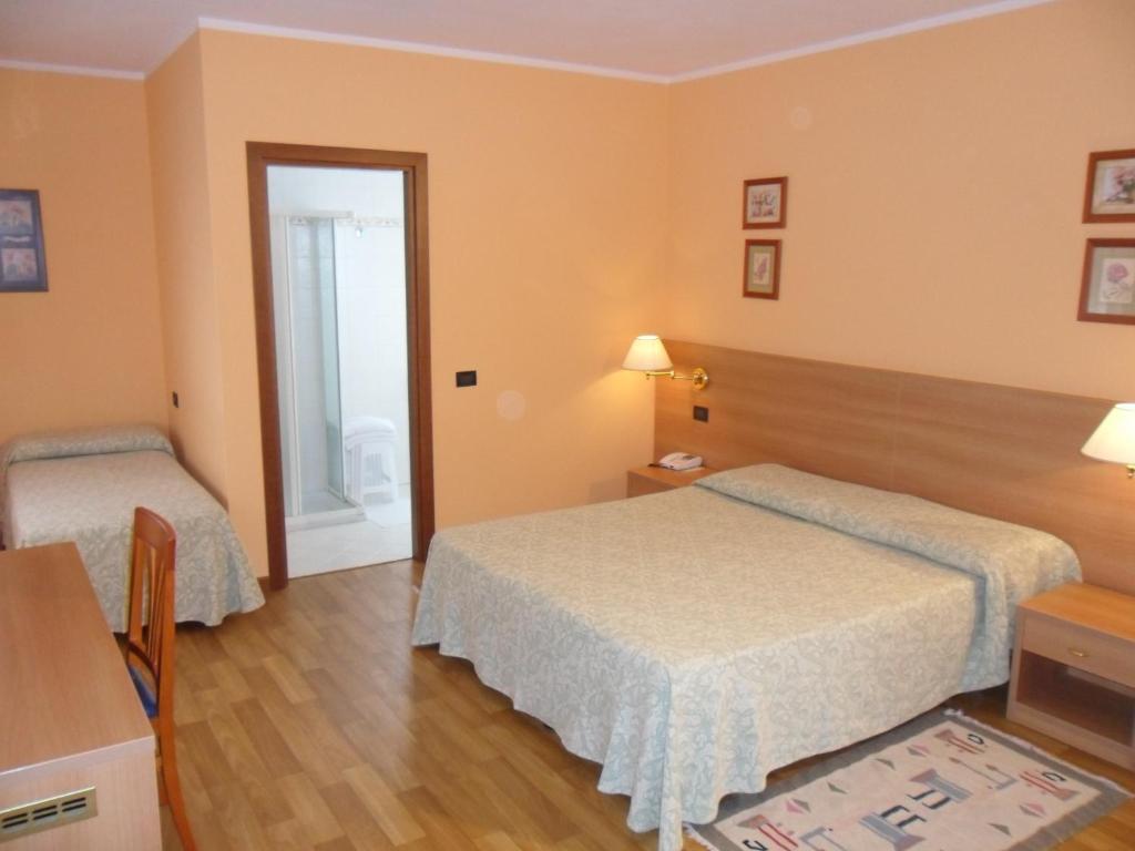 Hotel Ristorante Al Bassanello Bassano del Grappa Phòng bức ảnh