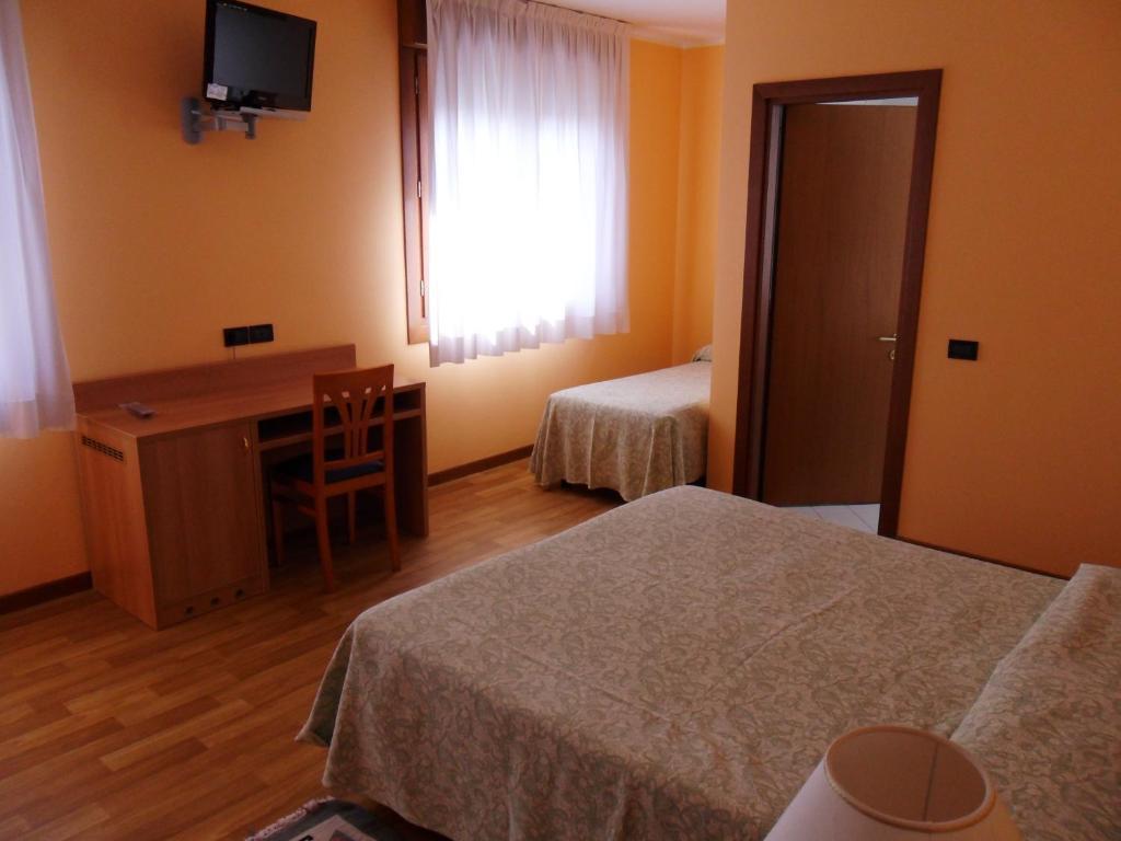 Hotel Ristorante Al Bassanello Bassano del Grappa Phòng bức ảnh